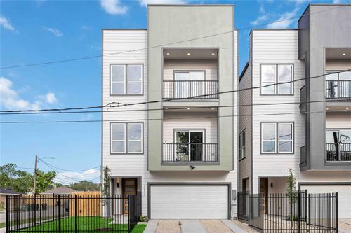 3431 Dennis St, Houston, TX, 77004-2209 | Card Image