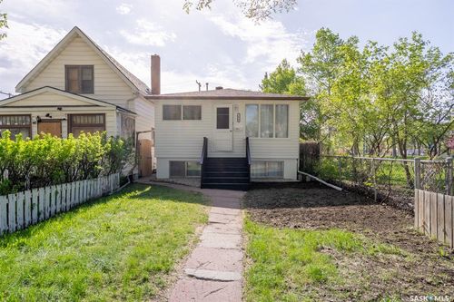 1840 Quebec St, Regina, SK, S4P1J5 | Card Image