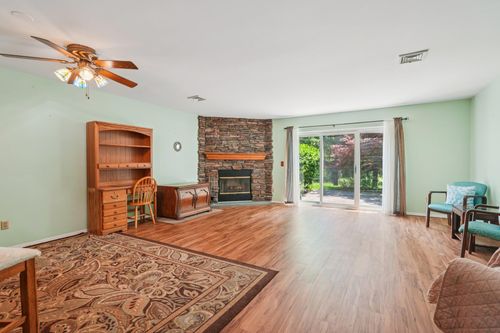 12 Deer Ct Dr, Middletown, NY, 10940-6853 | Card Image