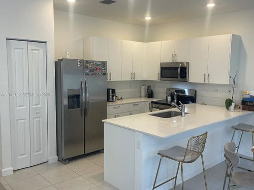 728 Se 14th Ct, Homestead, FL, 33034-3466 | Card Image
