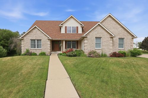 2403 E 58th Ct, Davenport, IA, 52807-3508 | Card Image