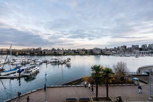 122-1228 Marinaside Cres, Vancouver, BC, V6Z2W4 | Card Image