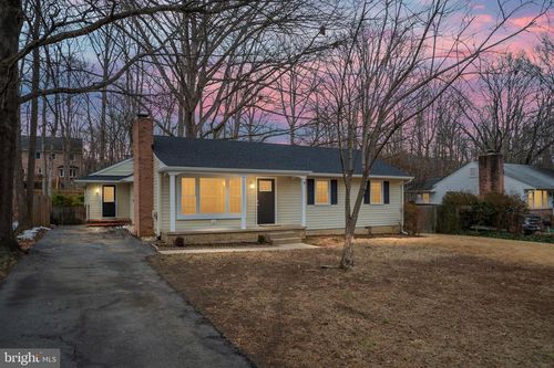 8 Patrick Henry St, FREDERICKSBURG, VA, 22405-3042 | Card Image