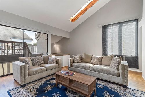 3022 Baldwin St, Houston, TX, 77006-3320 | Card Image