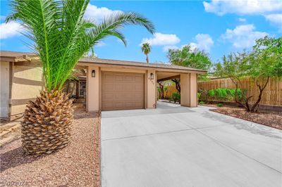 0 - 4777 Via Renaldo, Townhouse with 3 bedrooms, 2 bathrooms and null parking in Las Vegas NV | Image 3