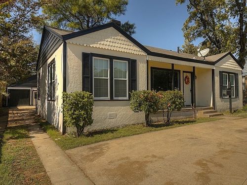 1705 N Riverside Dr, Fort Worth, TX, 76111-2730 | Card Image