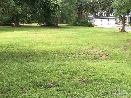 340 Swift Creek Dr, Cantonment, FL, 32533-6403 | Card Image