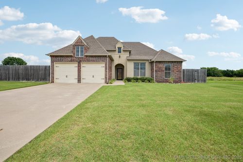 604 Club House Dr, Muskogee, OK, 74403-8643 | Card Image