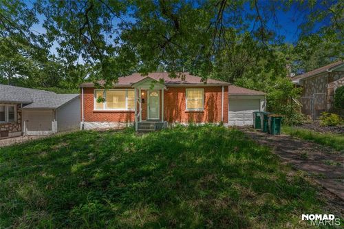8135 Bloom Dr, Saint Louis, MO, 63114-6303 | Card Image
