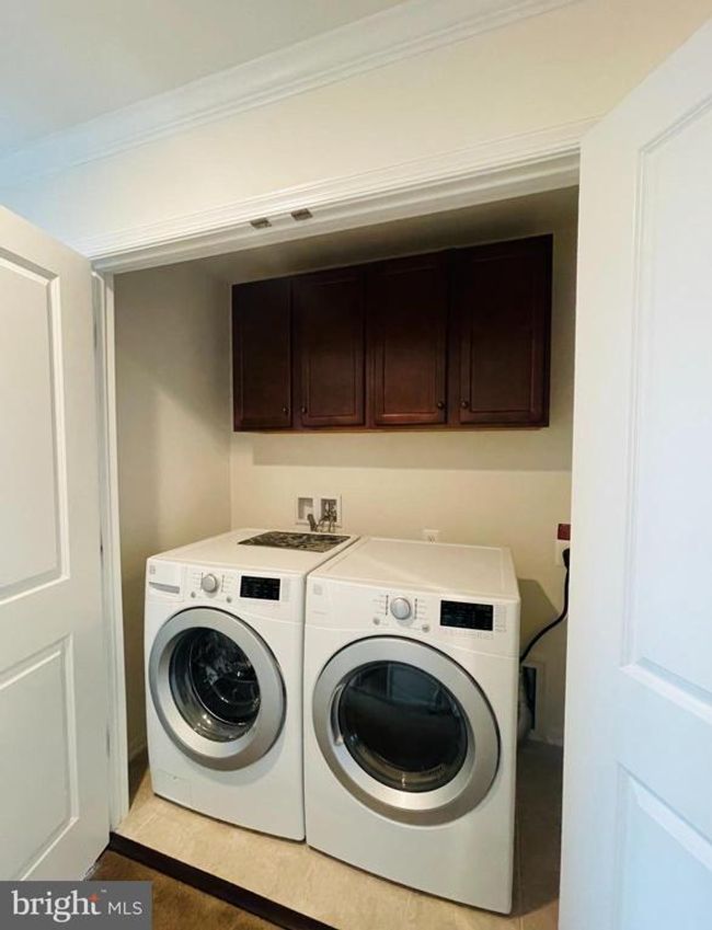 24456 Hawthorn Thicket Ter, Townhouse with 3 bedrooms, 4 bathrooms and null parking in STERLING VA | Image 30