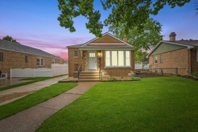 9330 S Central Park Avenue, House other with 2 bedrooms, 2 bathrooms and 1 parking in Evergreen Park IL | Image 1