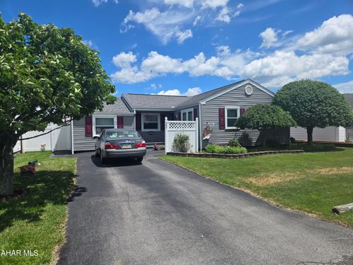 307 Ash St, Altoona, PA, 16602-4201 | Card Image