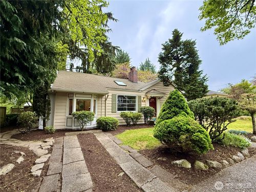 2113 Ne 81st Pl, Seattle, WA, 98115-4549 | Card Image