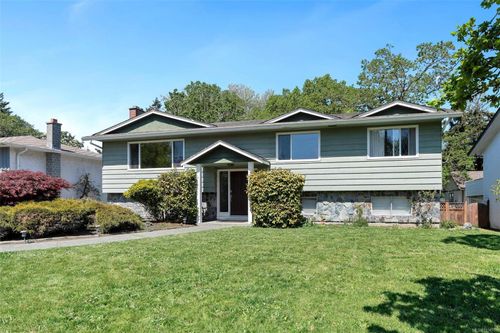 1722 Jefferson Ave, Saanich, BC, V8N2B4 | Card Image