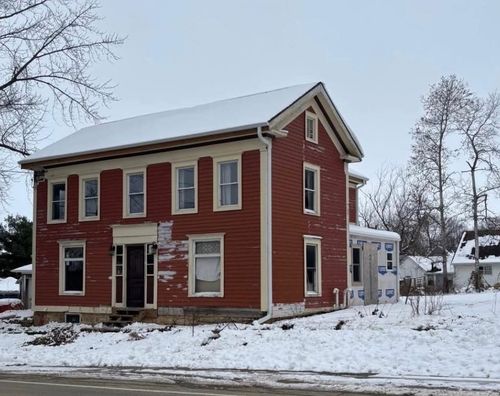 8976 N Main St, LEAF RIVER, IL, 61047-9736 | Card Image