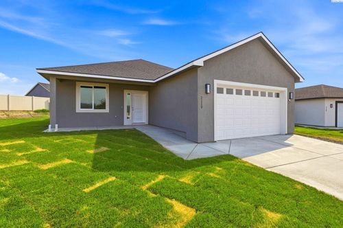 2119 S Elm Pl, Kennewick, WA, 99337-5664 | Card Image