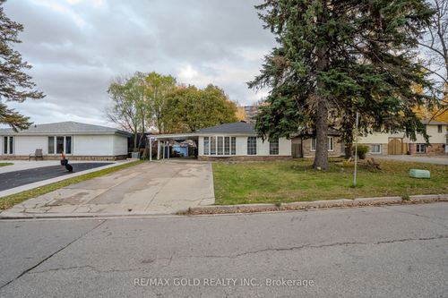 13 Tullamore Rd, Brampton, ON, L6W1J6 | Card Image