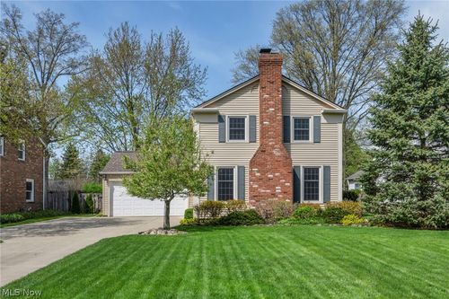 23066 Stoneybrook Dr, North Olmsted, OH, 44070-1152 | Card Image