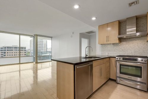 apt-1008-300 Bowie St, Austin, TX, 78703-4627 | Card Image