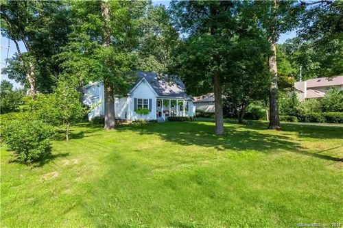 9 Beech St, Farmington, CT, 06032-1727 | Card Image