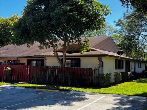 a-4296 Woodstock Dr, West Palm Beach, FL, 33409 | Card Image