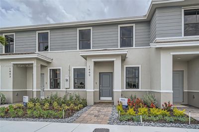 270 Ne 12 Street, Townhouse with 3 bedrooms, 2 bathrooms and null parking in Florida City FL | Image 2