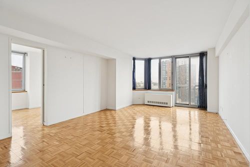 20-hj-500 W 43rd St, New York, NY, 10036-4327 | Card Image