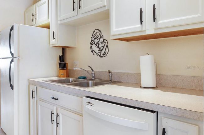 Kitchen with Dishwasher | Image 5