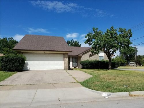 1000 Blue Carriage Ln N, Fort Worth, TX, 76120-3404 | Card Image