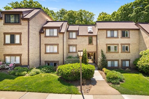100-1668 Parkcrest Cir, RESTON, VA, 20190-4956 | Card Image