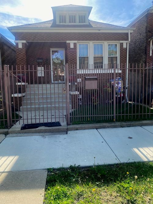 6433 S Talman Ave, Chicago, IL, 60629-1711 | Card Image