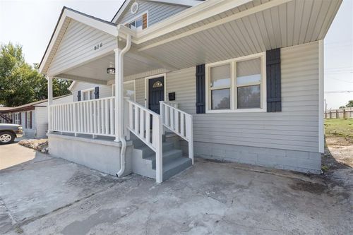 816 Sw 56th St, Oklahoma City, OK, 73109-4823 | Card Image