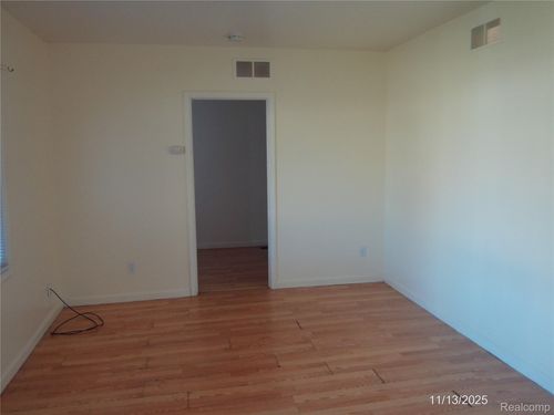 17048 Lowell St, Roseville, MI, 48066-2806 | Card Image