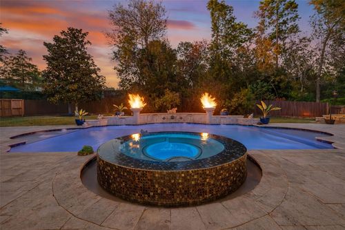 2007 Cliff Manor Dr, Conroe, TX, 77304-5034 | Card Image