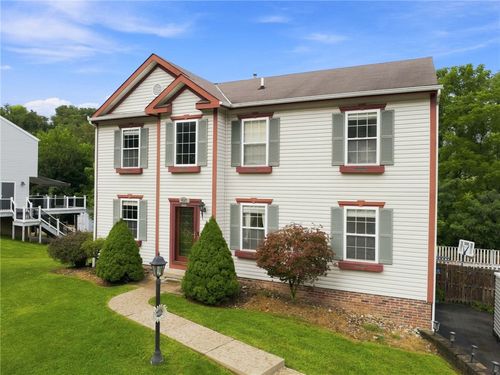 457 Lynn Ann Dr, New Kensington, PA, 15068-8340 | Card Image
