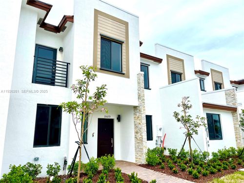 20679 Ne 7th Pl, Miami, FL, 33179-3583 | Card Image