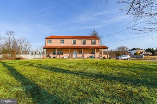 87 Chestnut Ln, NORTH WALES, PA, 19454-1310 | Card Image