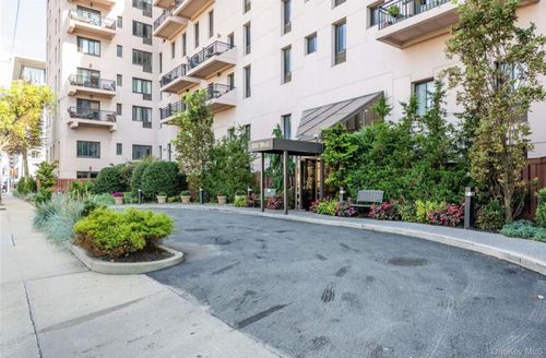 7n-100 W Broadway, Long Beach, NY, 11561-4019 | Card Image