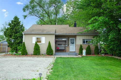 7641 N Inkster Rd, Westland, MI, 48185-2621 | Card Image