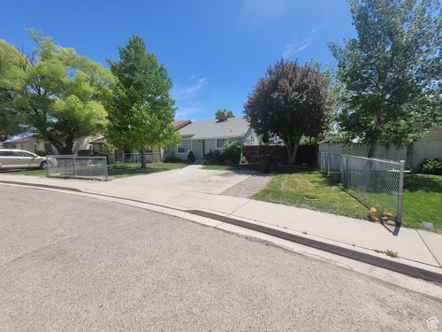 704 N Valley Dr, Castle Dale, UT, 84513 | Card Image