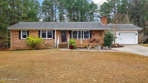 124 Pineneedle Drive, West End, NC, 27376 | Card Image