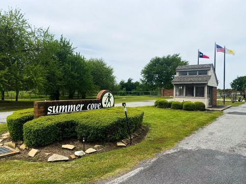 111 Summer Place Cir, Pottsboro, TX, 75076-3492 | Card Image