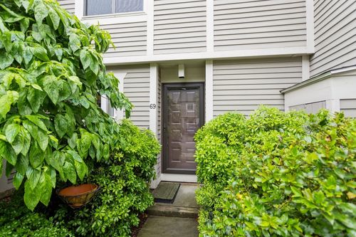 69-69 Strathmore Ln, Westport, CT, 06880-4722 | Card Image
