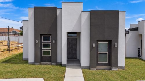 1022 Colon Ln, Eagle Pass, TX, 78852-6367 | Card Image