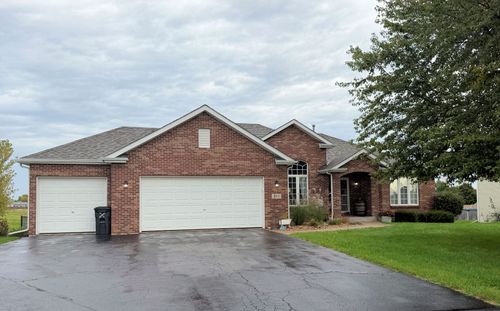 383 Red Fox Dr, DAVIS JUNCTION, IL, 61020-9453 | Card Image
