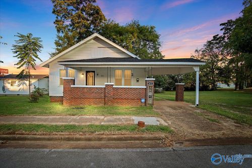 812 Well St Ne, Decatur, AL, 35601-1946 | Card Image