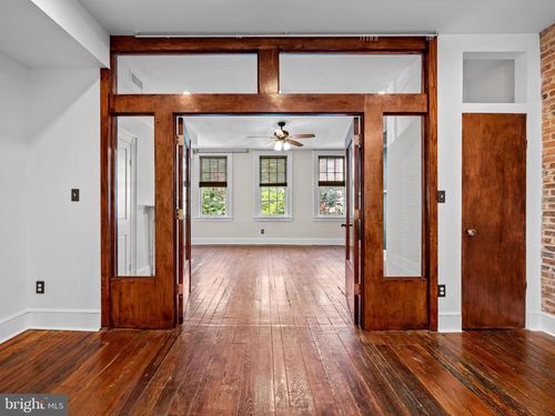 2-1427 Bolton St, BALTIMORE, MD, 21217-4202 | Card Image