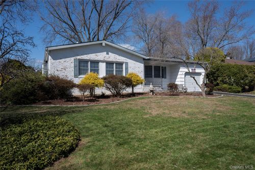 28 Dartmouth Dr, Smithtown, NY, 11787-2007 | Card Image