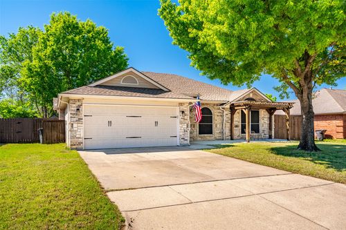 9216 Harvard Ave, Fort Worth, TX, 76118-7571 | Card Image