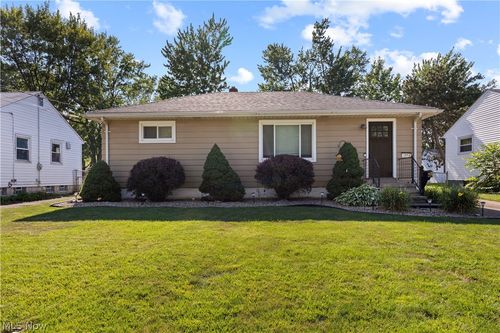 374 White Oak Dr, Elyria, OH, 44035-4136 | Card Image